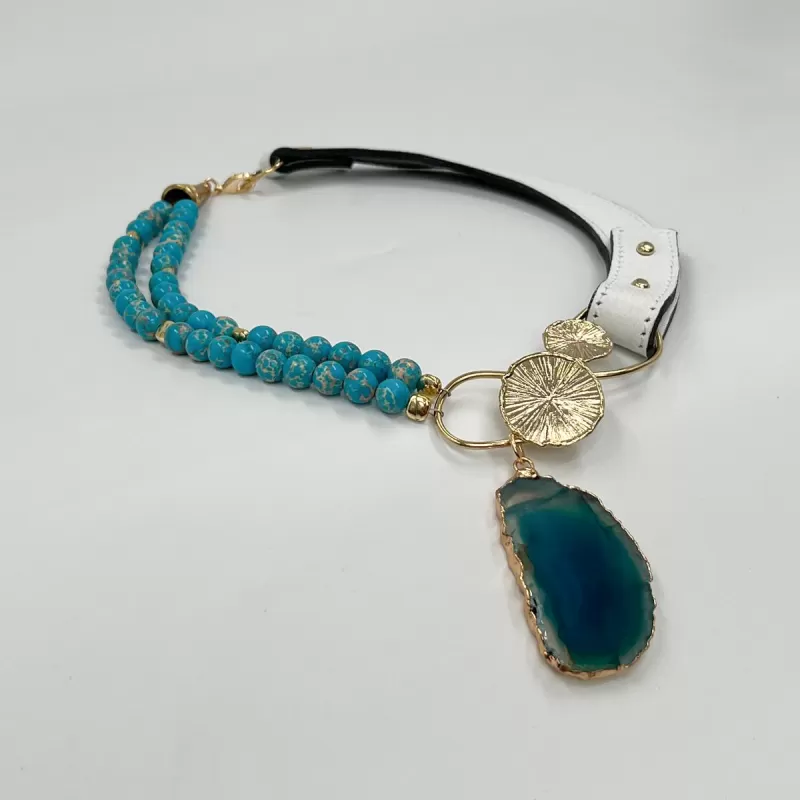 Venüs Due Gold Yarı Taşlı Beyaz Deri Kolye