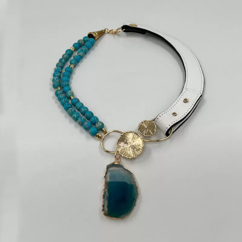 Venüs Due Gold Yarı Taşlı Beyaz Deri Kolye